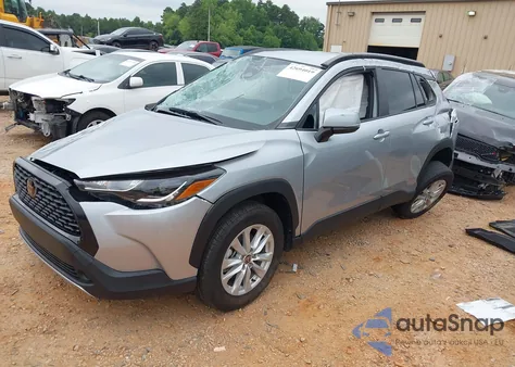 2023 Toyota Corolla Cross Le z USA, uszkodzony, nr VIN 7MUCAAAG5PV041782